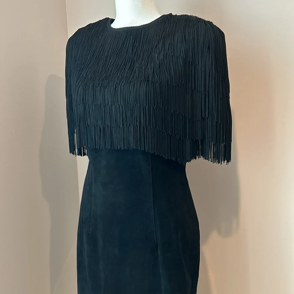 1980's Vintage Pia Rucci Flapper Fringe Suede Sheath Dress Statement Shoulders - Picture 3 of 14